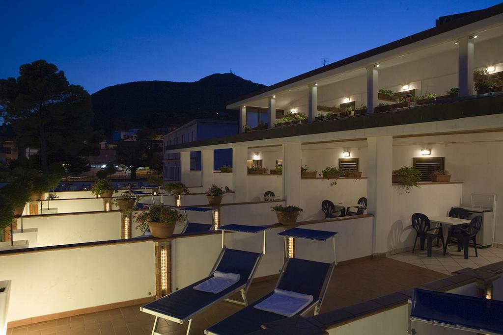 Hotel Ristorante Cavaliere Scario Εξωτερικό φωτογραφία