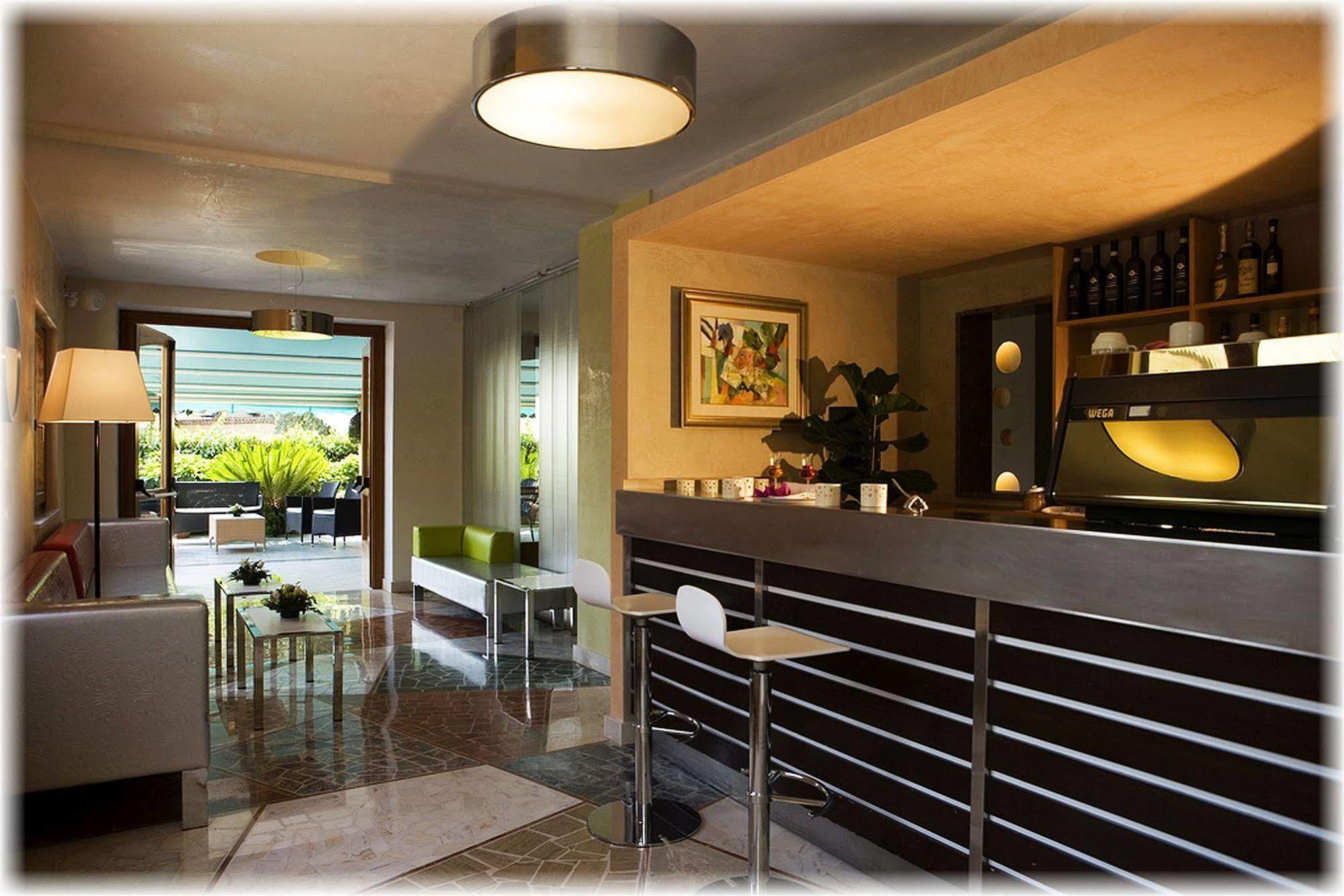 Hotel Ristorante Cavaliere Scario Εξωτερικό φωτογραφία